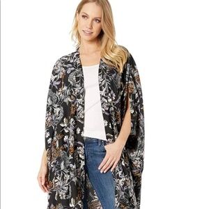 NWOT BCBG Kimono